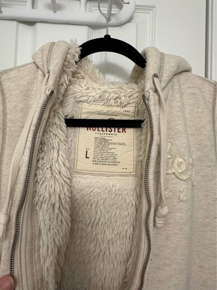 Hollister Lined Warm Sweater - photo 2