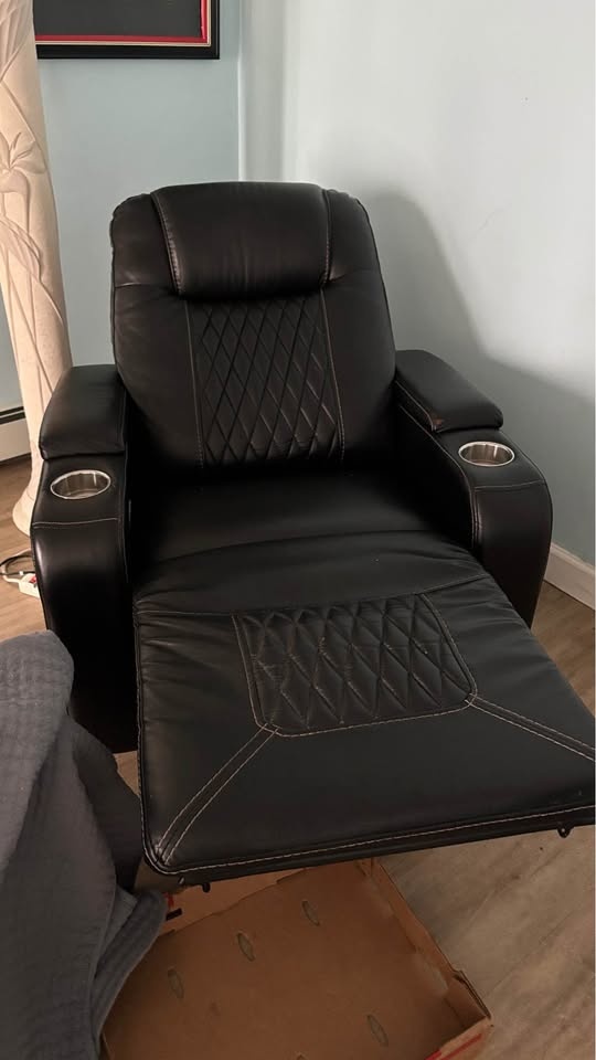 Leather Recliner - photo 2