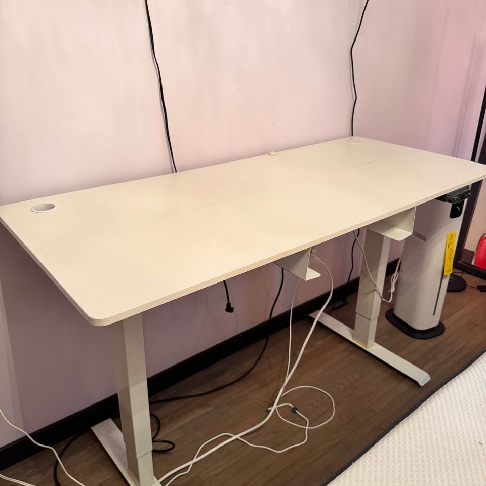 Standing Desk Large White Electronic Table - Moving Sale - photo 3
