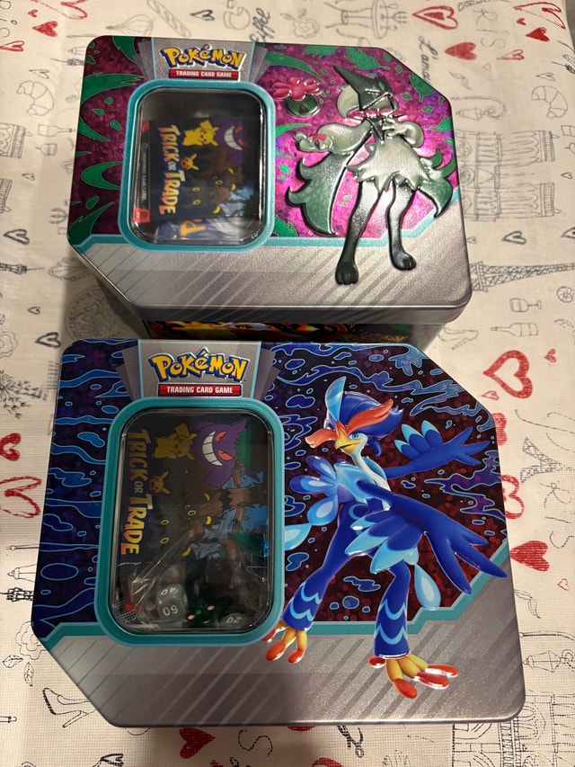 EX Tin With Pokemon Cards