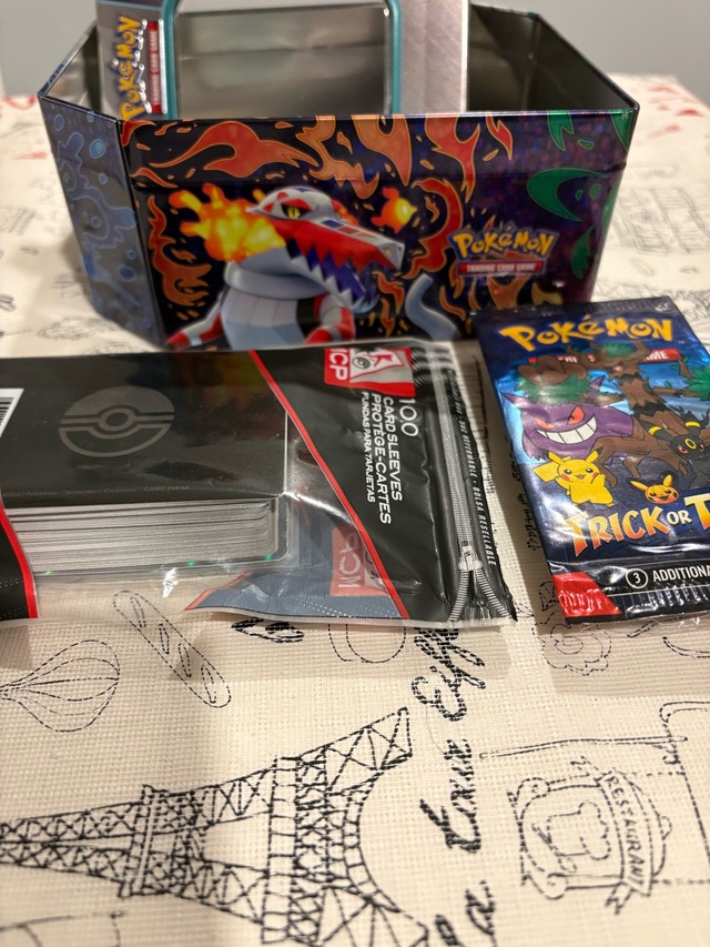 EX Tin With Pokemon Cards - photo 3