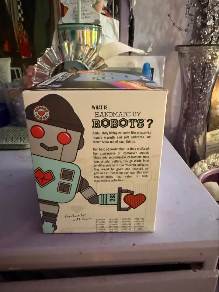 Eleven Stranger Things Robots Figurine - photo 4