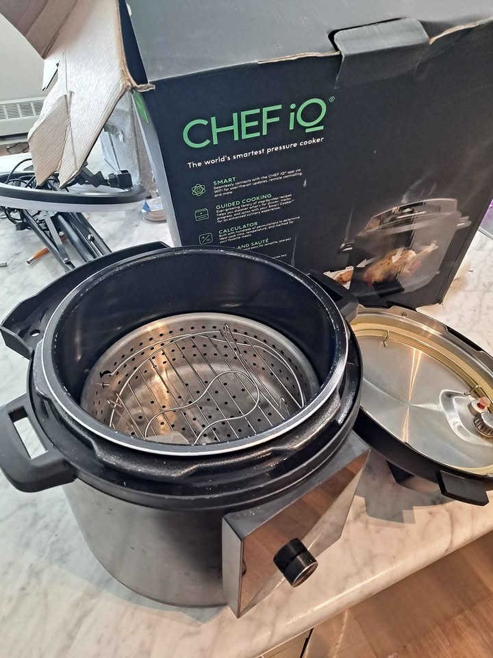 CHEF iQ Smart Pressure Cooker|| Works Perfectly|| Standard Plug - photo 2