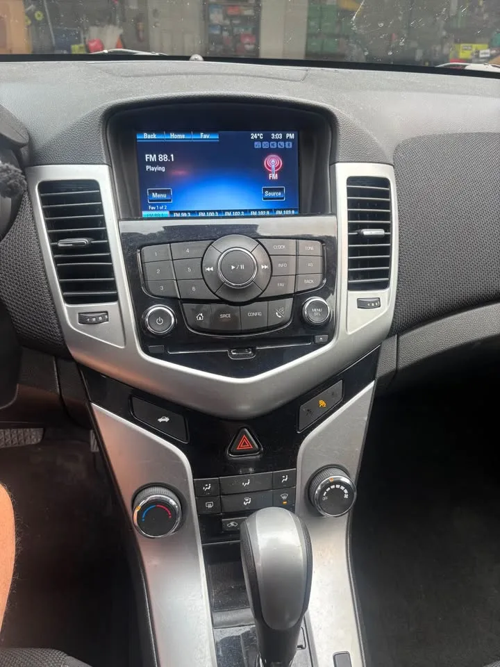 2015 Chevrolet Cruze image indicator(7)