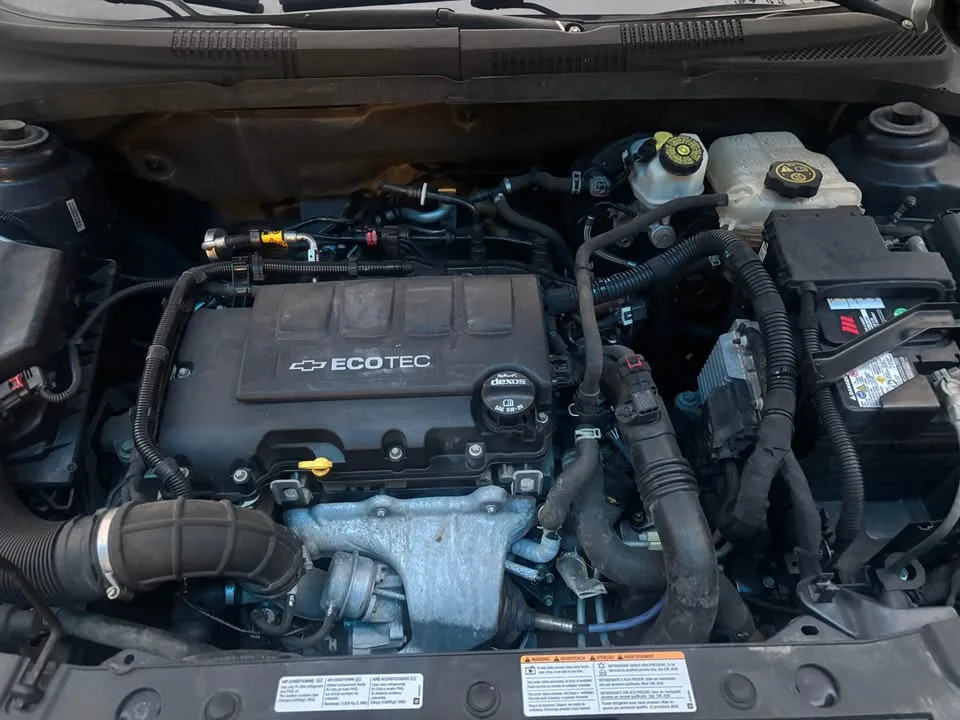 2015 Chevrolet Cruze image indicator(9)