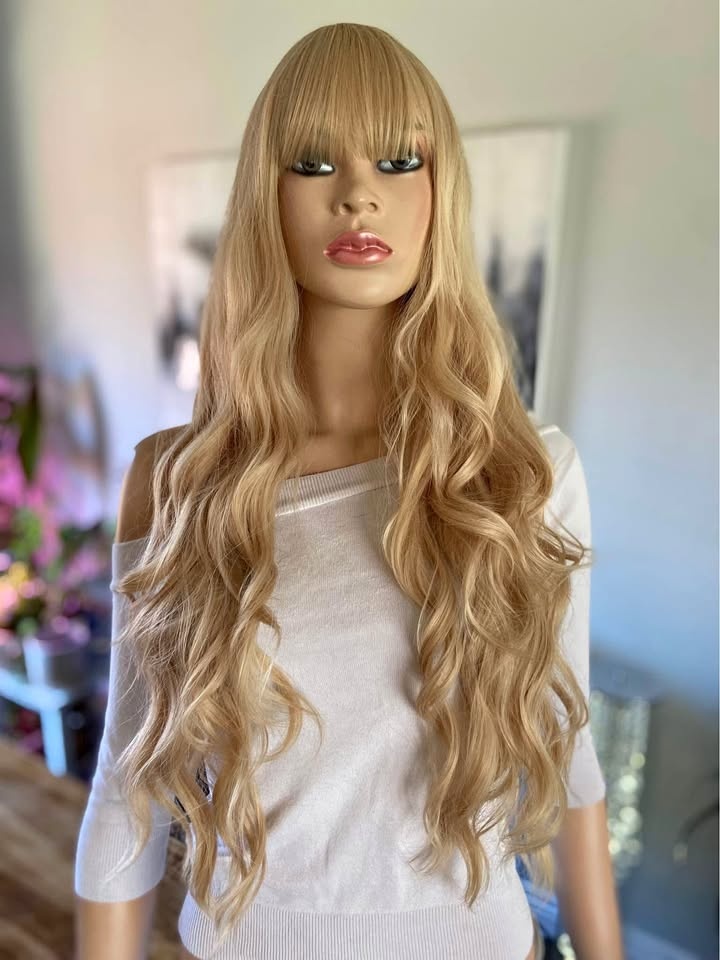 NWOT 26" Wavy Blonde Barbie Synthetic Wig w Bangs 2295