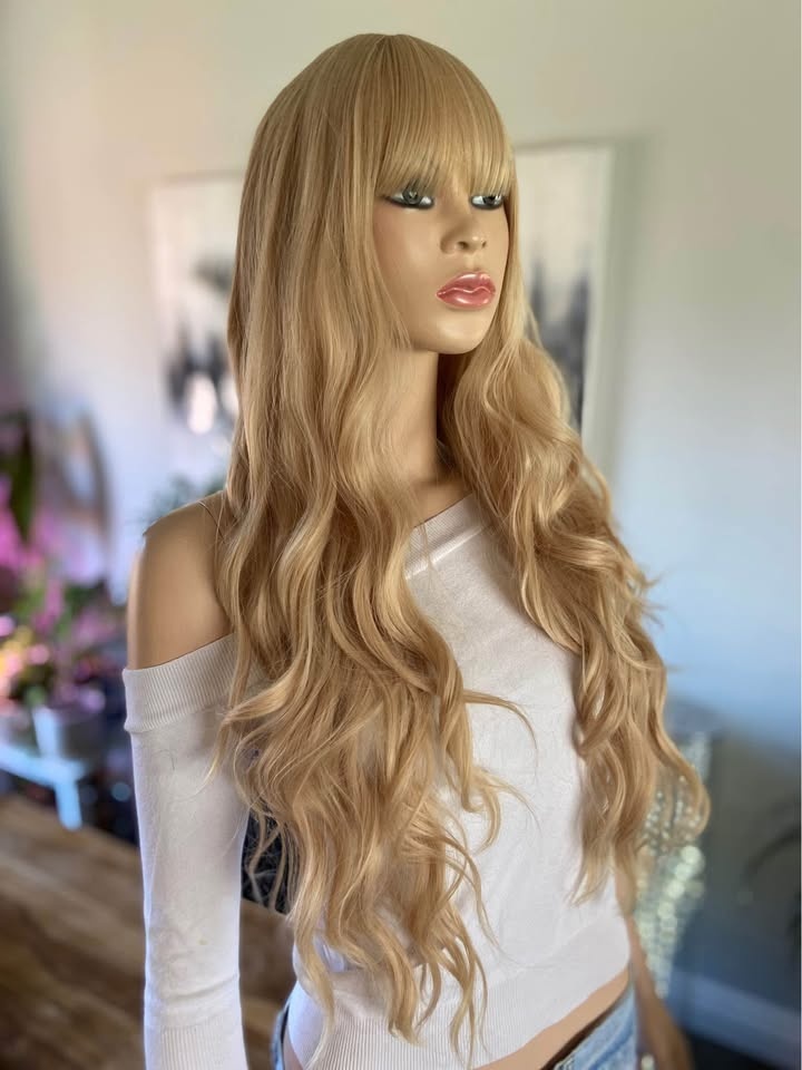 NWOT 26" Wavy Blonde Barbie Synthetic Wig w Bangs 2295 - photo 3