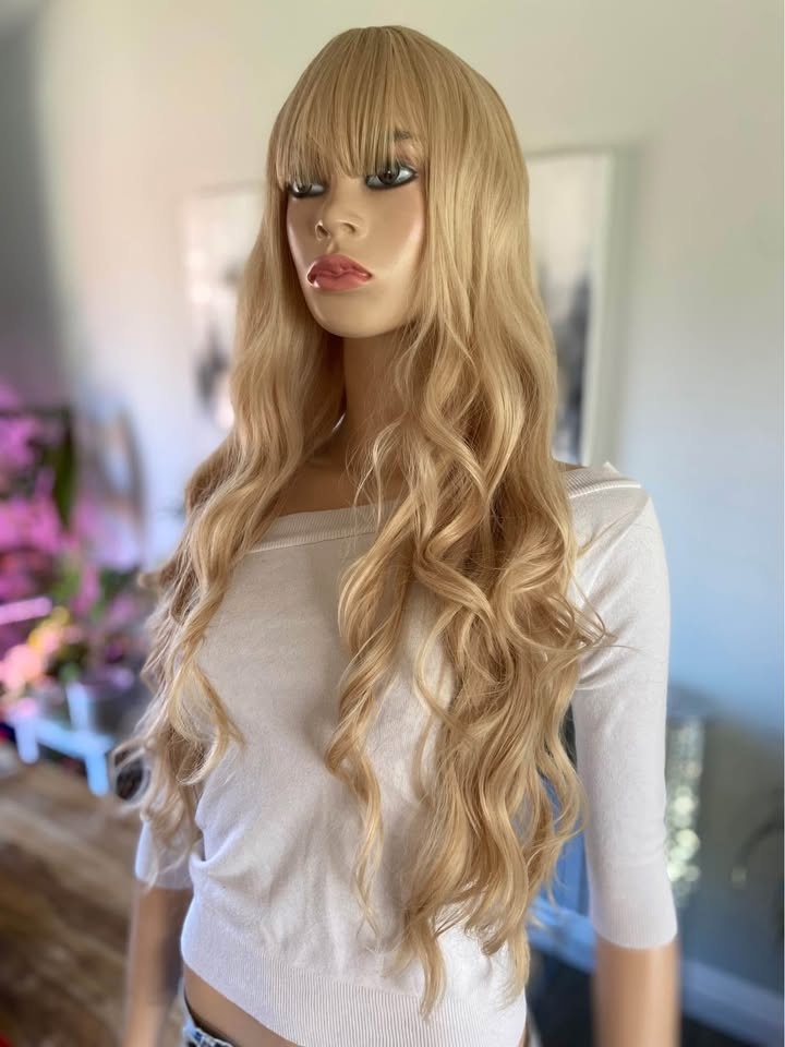 NWOT 26" Wavy Blonde Barbie Synthetic Wig w Bangs 2295 - photo 4