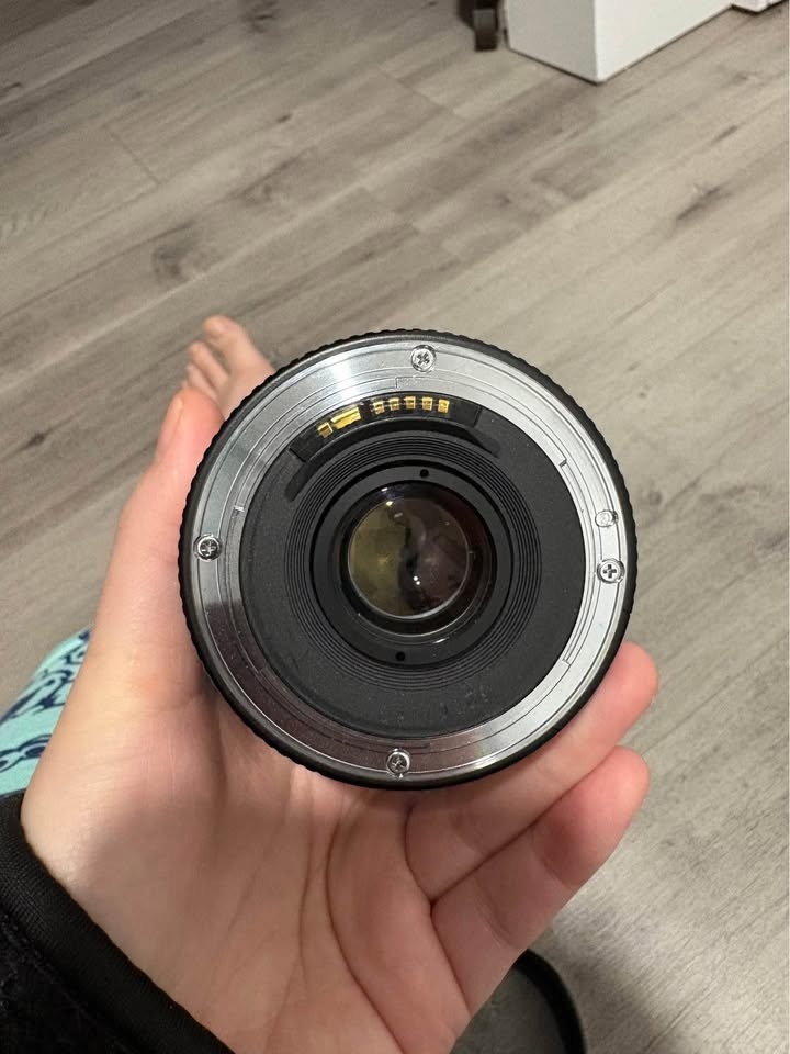 Canon Lens EF 20mm 1:2.8 Ultrasonic - photo 3
