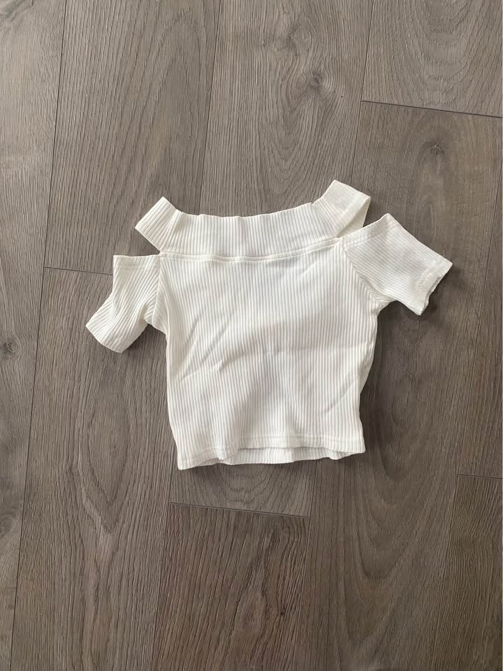 Chuu White Off-the-Shoulder Crop Top - photo 3