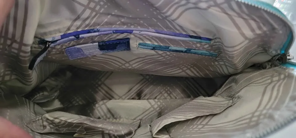 London Fog Purse image indicator(2)