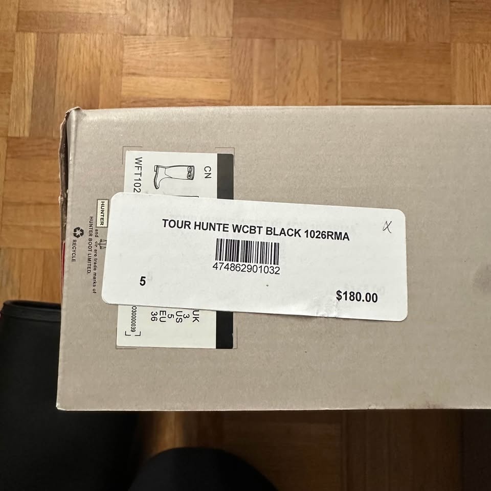 BRAND NEW Hunter Boots with Boot Socks - photo 2