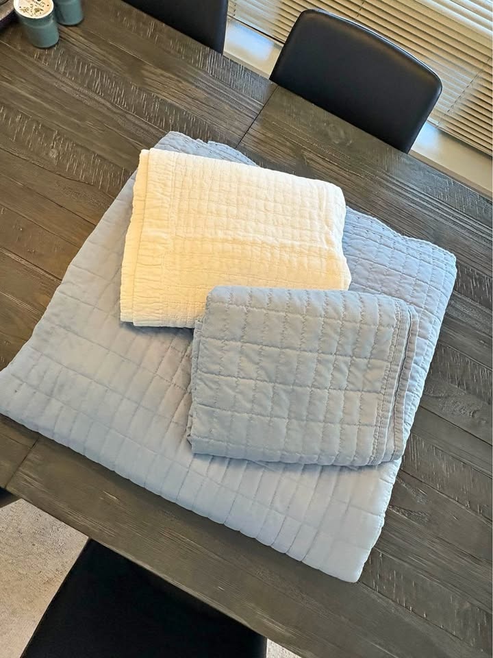 Queen Size Bed Cover and Pillow Cases