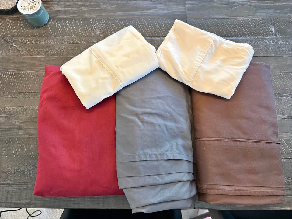 Queen Size Bedsheets and Pillow Cases