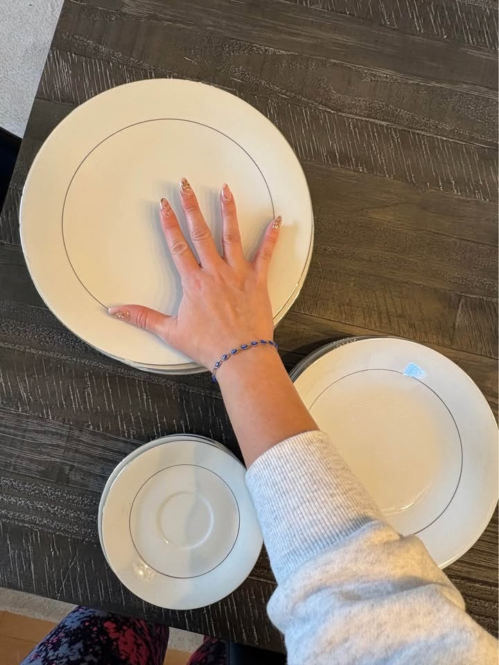 Dishware and silverware set - photo 2