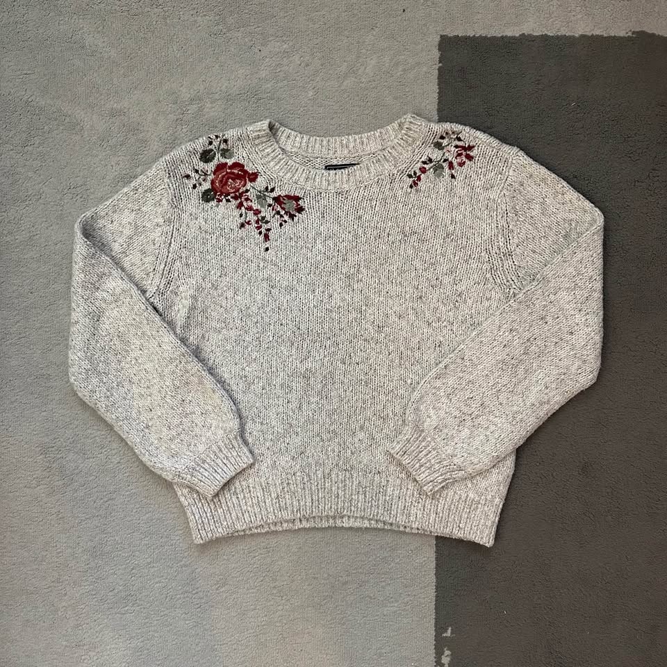 Abercrombie & Fitch Sweater