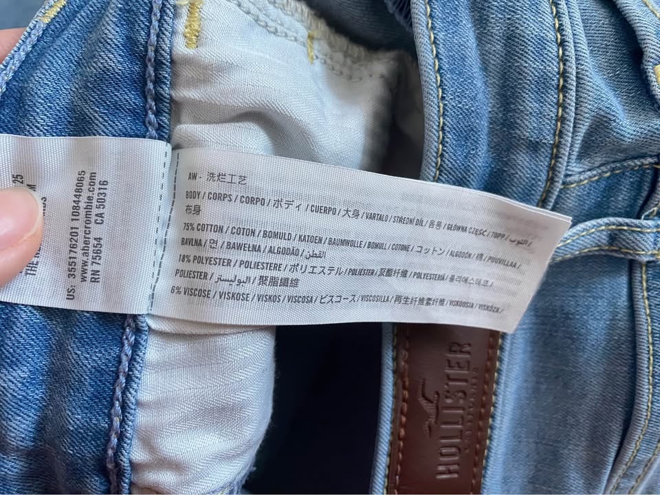 Hollister High-Rise Flared Jeans - photo 4