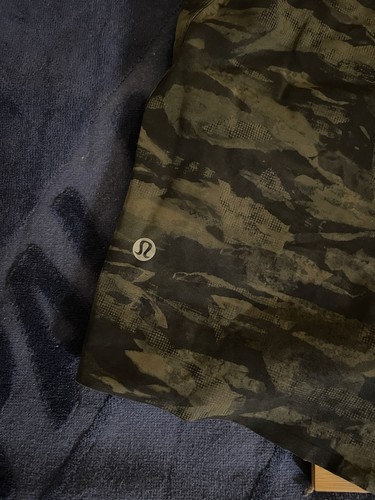 Lululemon Tiger Camo Men’s Shorts W/ Liner Sz M 100% Authentic - photo 3
