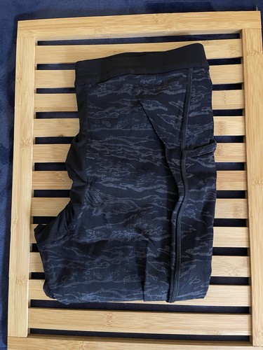 Lululemon Grey Camo Men’s Compression Pants Sz M