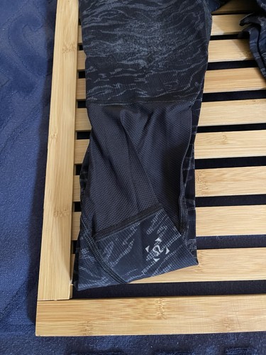 Lululemon Grey Camo Men’s Compression Pants Sz M - photo 2