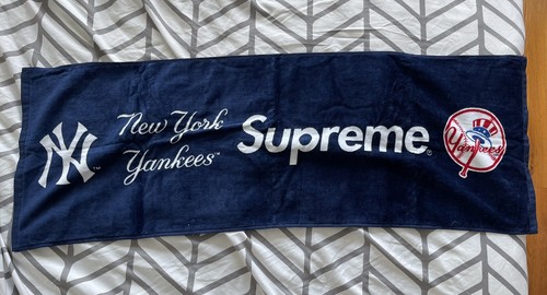 Supreme New York Yankees Hand Towel Navy - photo 2