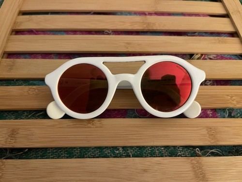 Moncler Sunglasses White Frame With Red Lenses 100 % Authentic - photo 2