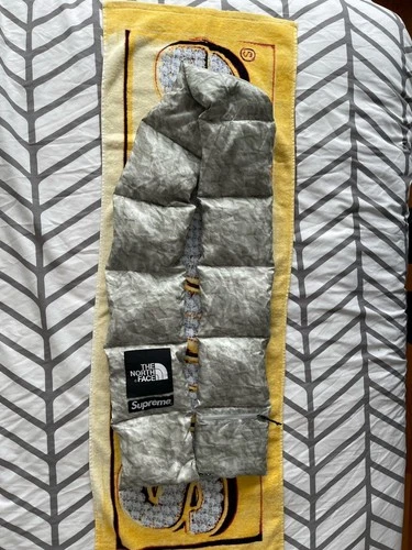Supreme X The North Face Paper Print Down Scarf