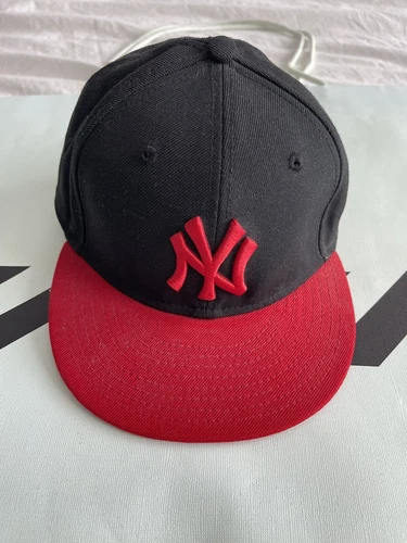 New York Yankees New Era Fitted Hat 7 1/4 100% Authentic