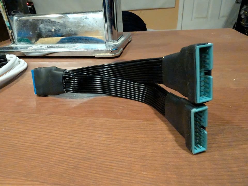USB 3.0 Header Splitter - photo 2