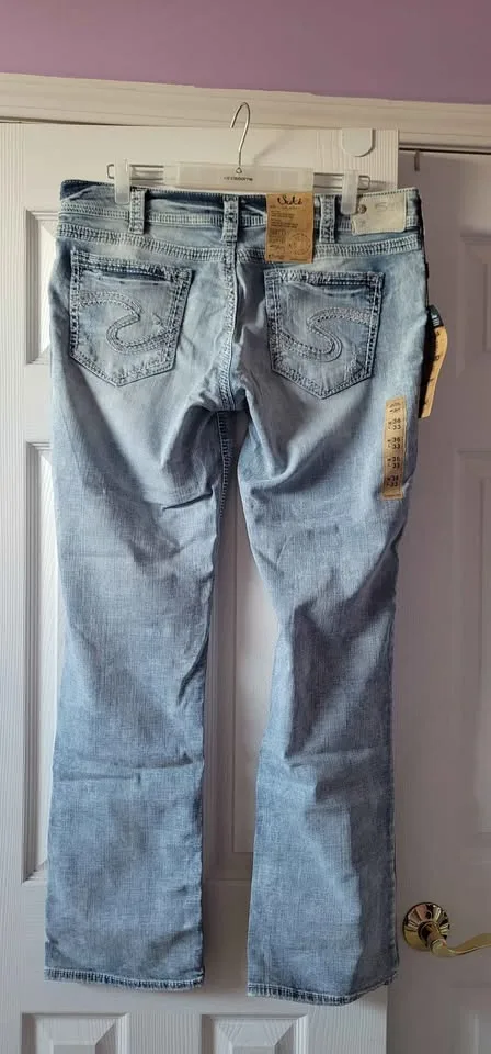 NEW Silver Women's Jeans Sizes 16, 18, 20 image indicator(2)