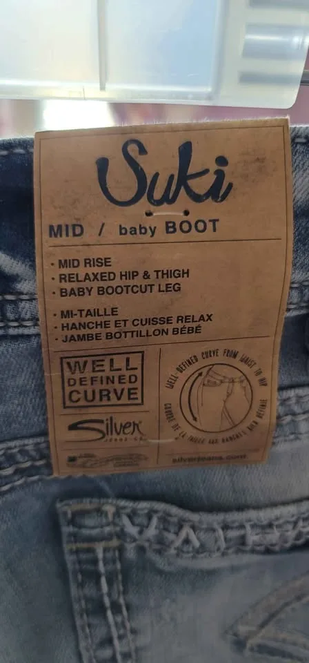 NEW Silver Women's Jeans Sizes 16, 18, 20 image indicator(3)