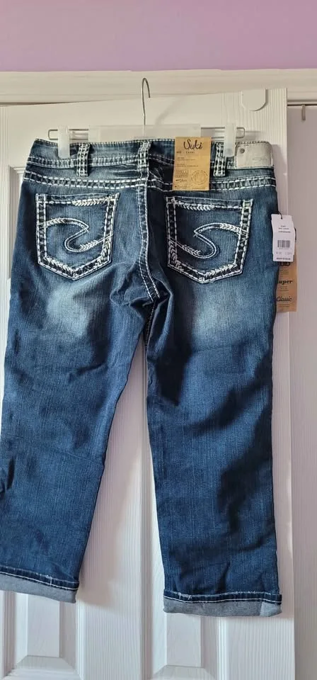 NEW Silver Women's Jeans Sizes 16, 18, 20 image indicator(6)