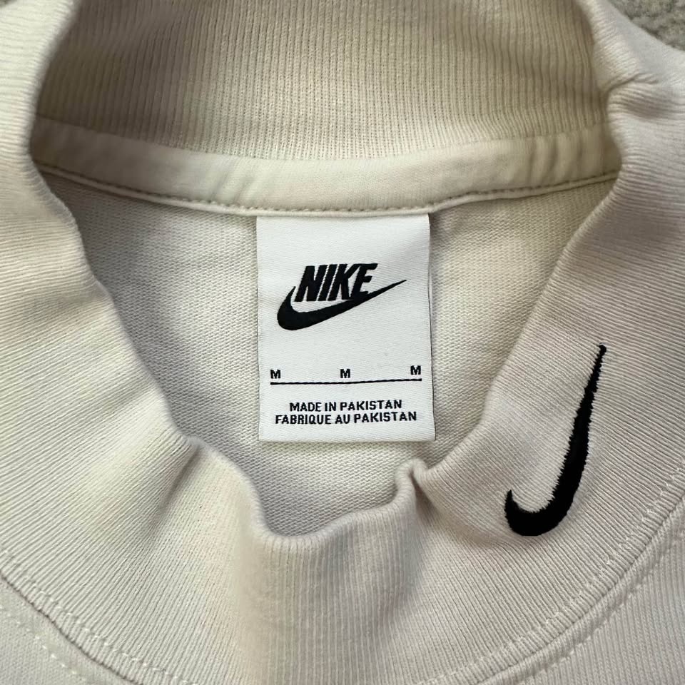 Nike Mockneck Size Medium - photo 2