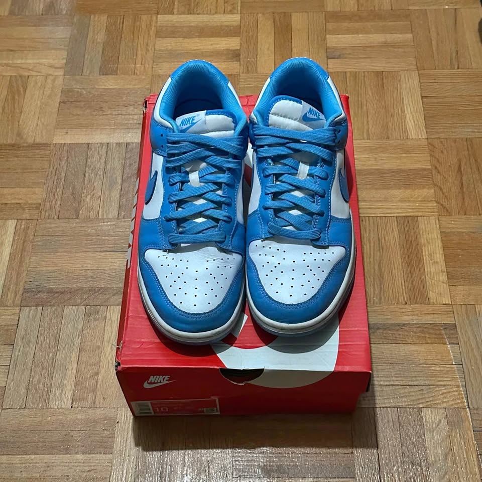 Nike UNC Dunks Size 10