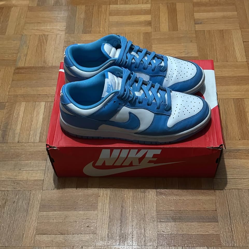 Nike UNC Dunks Size 10 - photo 2