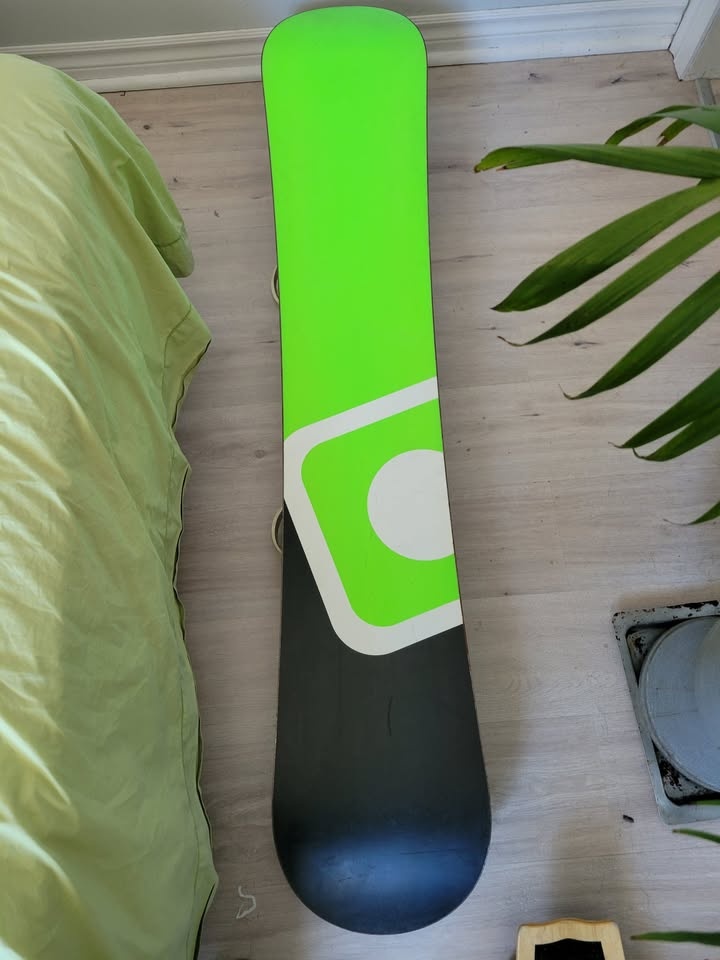 Option V2 Snowboard 159cm with Bindings - photo 4