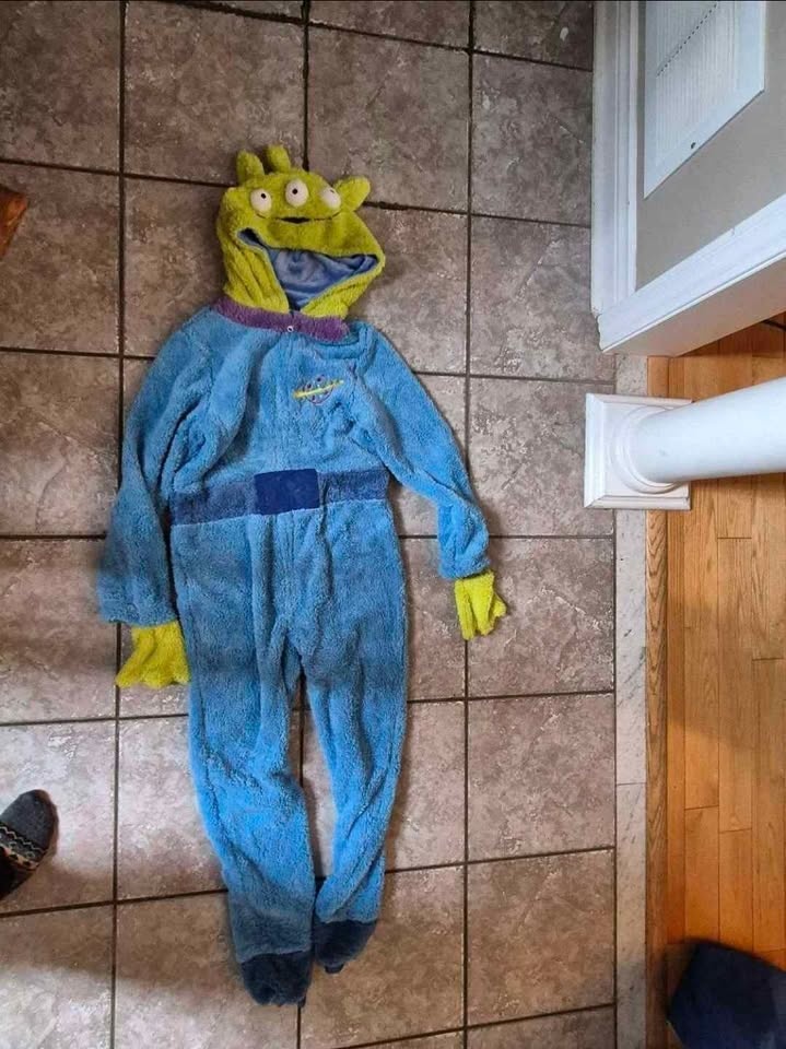 Toy Story Alien Costume Onesie (13/14Y) - Brand New - photo 4