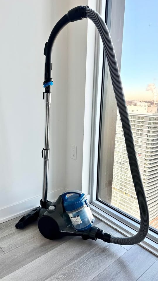 Eureka Whirlwind 2.5L Corded Vacuum Cleaner