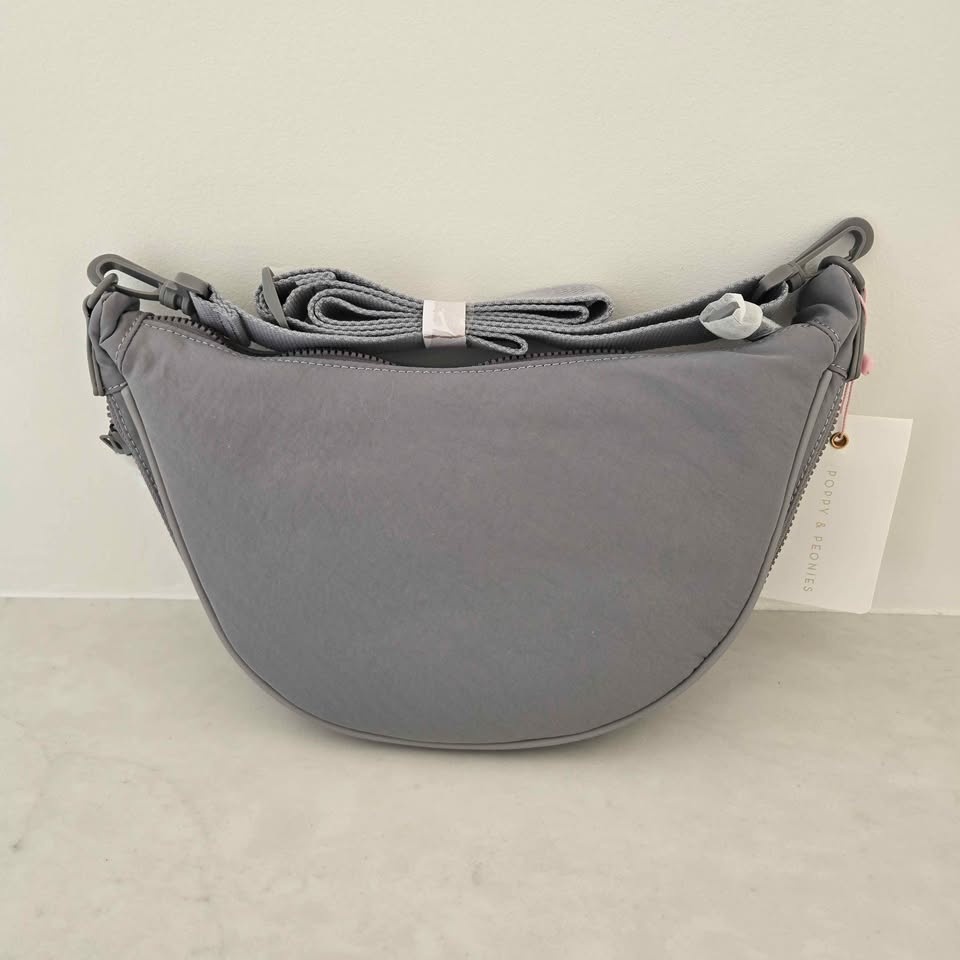 Poppy and Peonies Athleisure Crossbody Bag - New With Tags! - photo 2