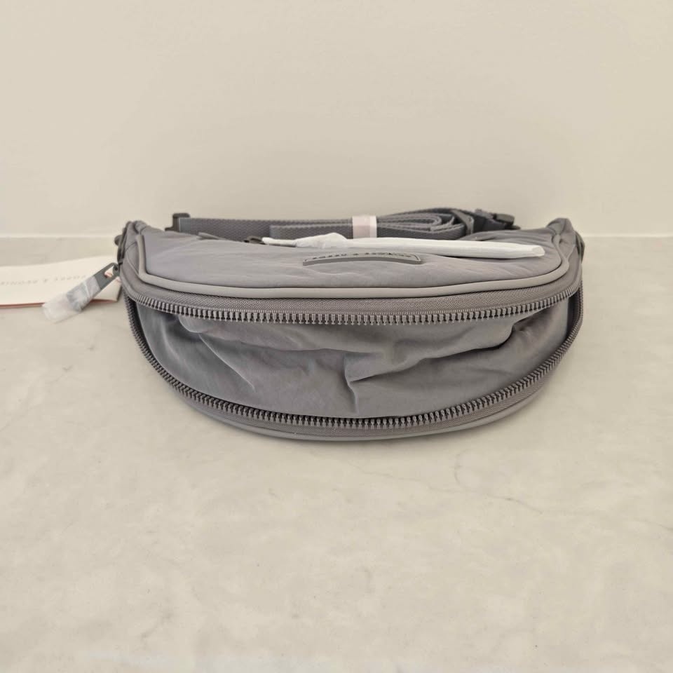 Poppy and Peonies Athleisure Crossbody Bag - New With Tags! - photo 4