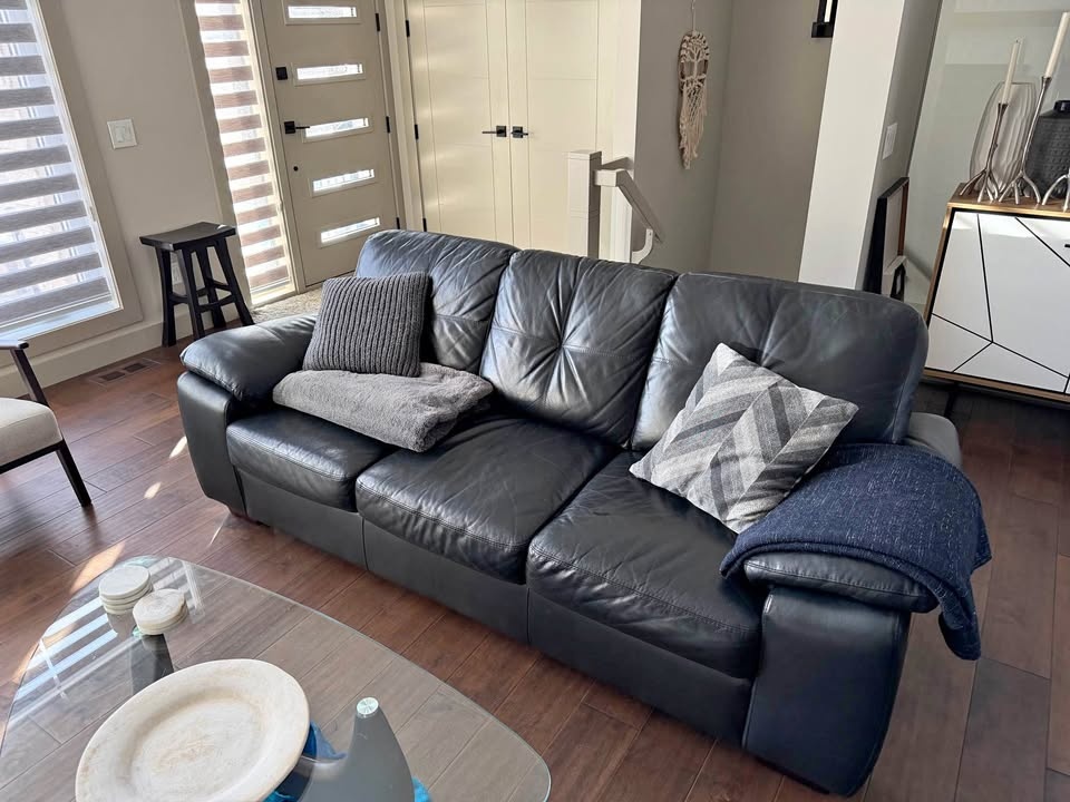 Black Leather Sofa - Pick Up Only