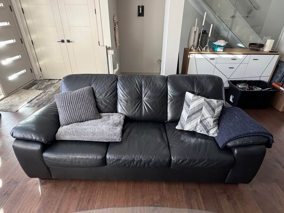Black Leather Sofa - Pick Up Only - photo 2