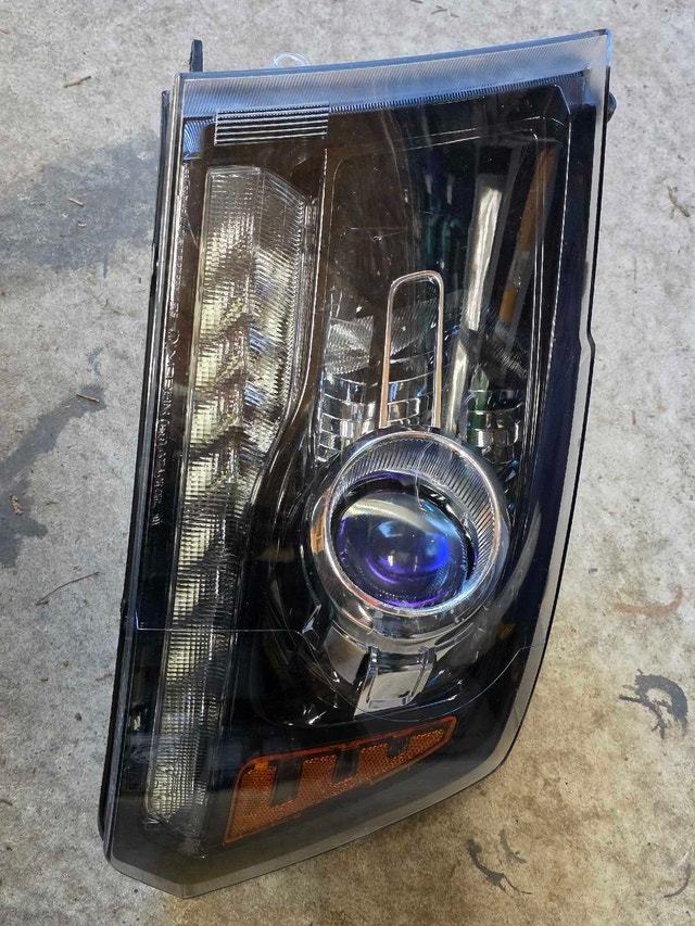 Dodge Ram 1500 Sport Headlight