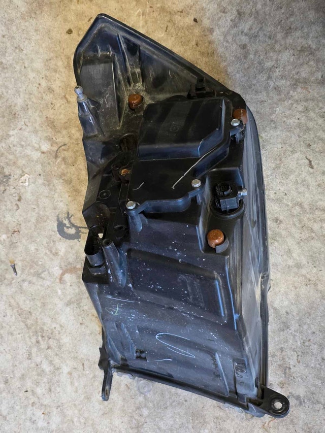 Dodge Ram 1500 Sport Headlight - photo 3