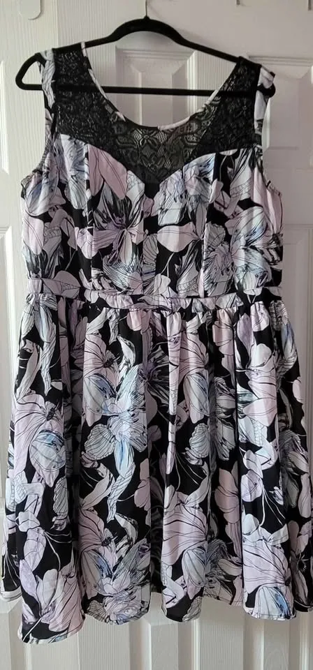 NEW Women's Dresses Size 14 image indicator(6)