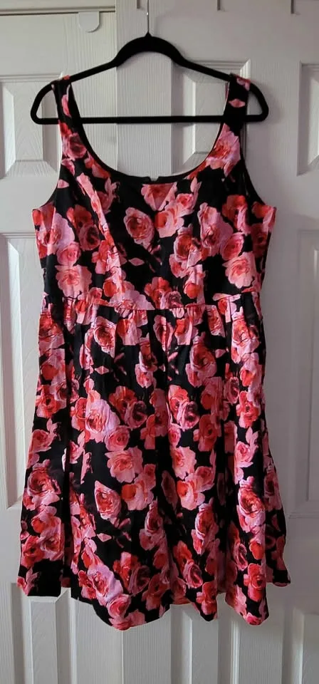 NEW Women's Dresses Size 14 image indicator(9)