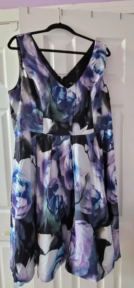 NEW City Chic Women's Dresses Size 18 image indicator(4)