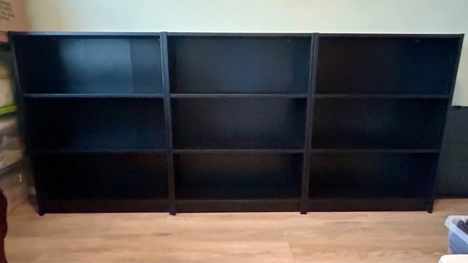 Billy bookcases x 3 - photo 2