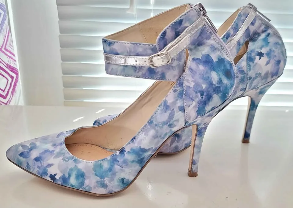 Le Chateau Women's Heels Size 8 image indicator(2)