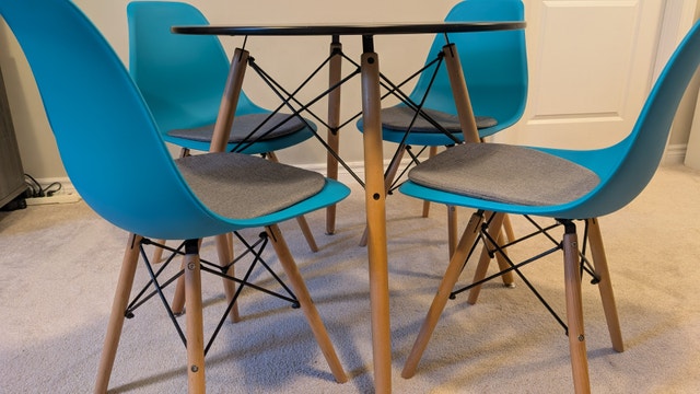 Dining Table Set - 4 Chairs & 1 Table - photo 2
